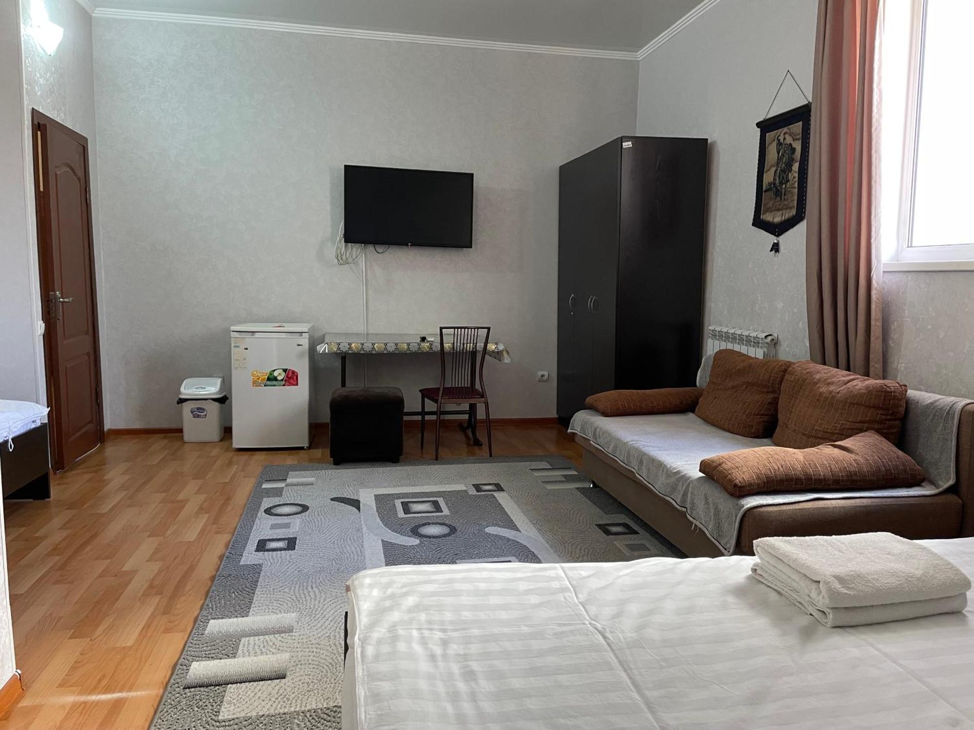 Fiveseasons Vandrehjem Almaty Eksteriør billede