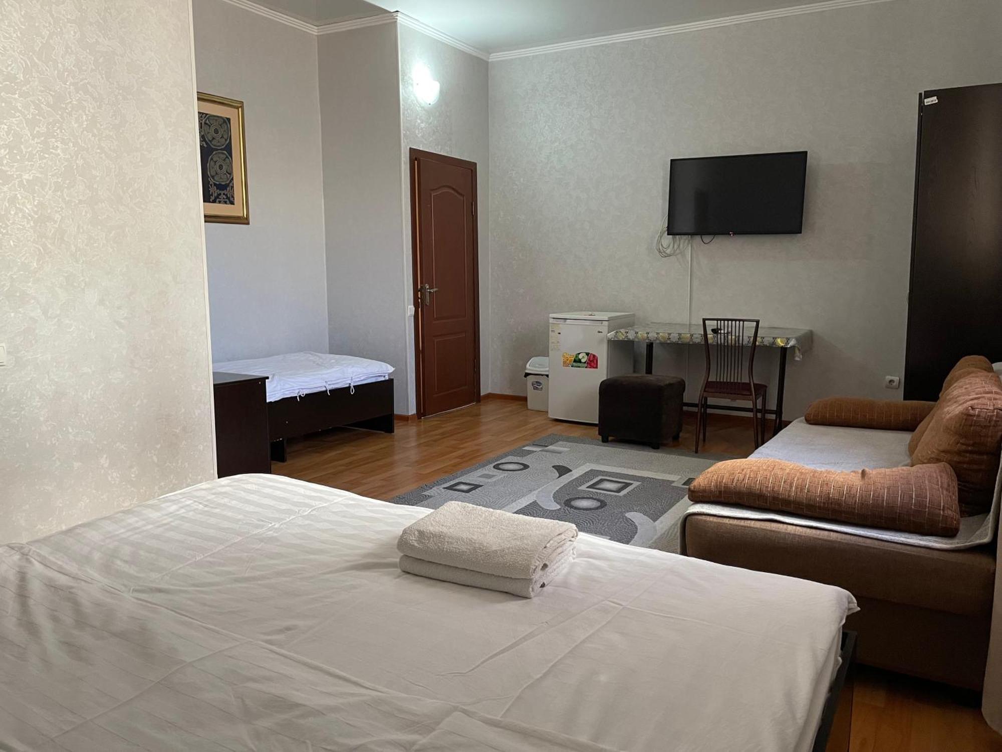 Fiveseasons Vandrehjem Almaty Eksteriør billede